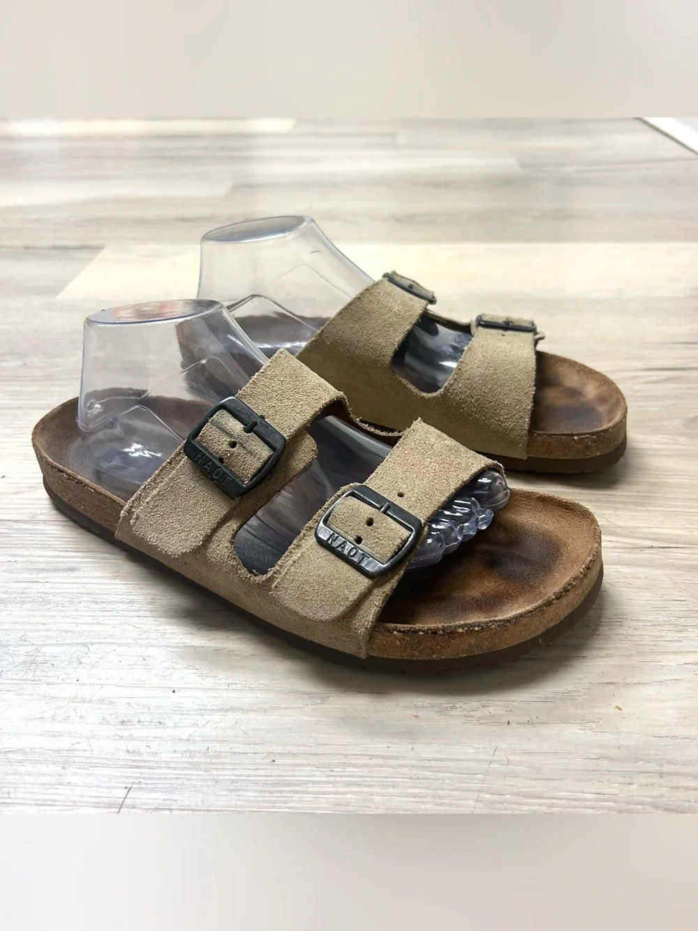 Naot Men’s Sandals Sz US 11 EU 44 Beige Santa Barbara 2 Suede 2 Strap Slide
